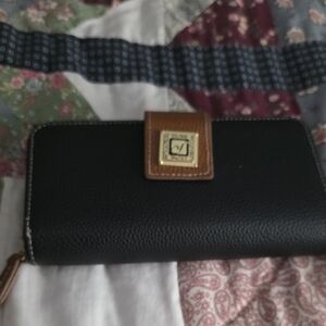 Stone Mountain Accessories Black and Brown Wallet